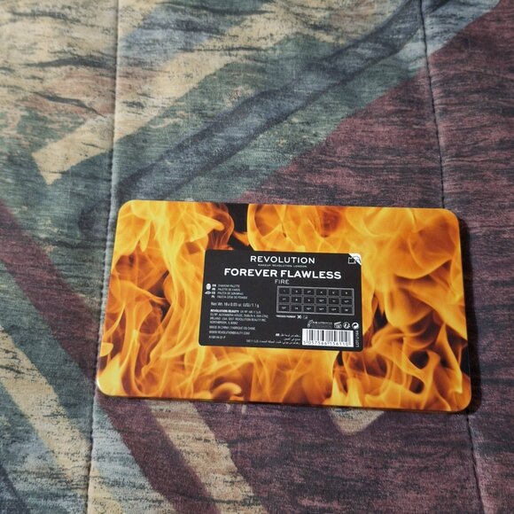 Makeup Revolution Forever Flawless “Fire” Eyeshadow Palette 🔥✨ - Picture 2 of 3